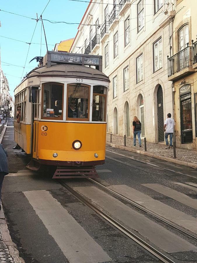 Perfectly Located Apartment In Santa Catarina - Bairro Alto Lisbon Exterior photo